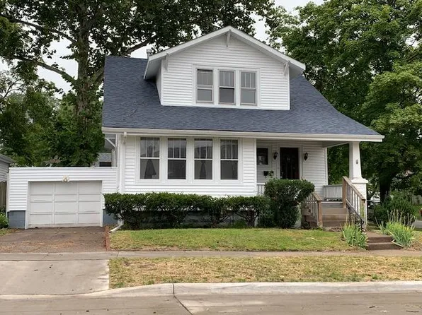 401 W 7th St, Muscatine, IA 52761