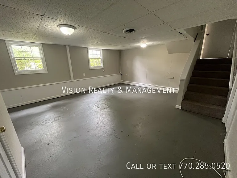 153 Carroll Cir — Photo 45