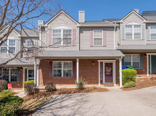 325 Oaktree Blvd, Christiansburg, VA 24073