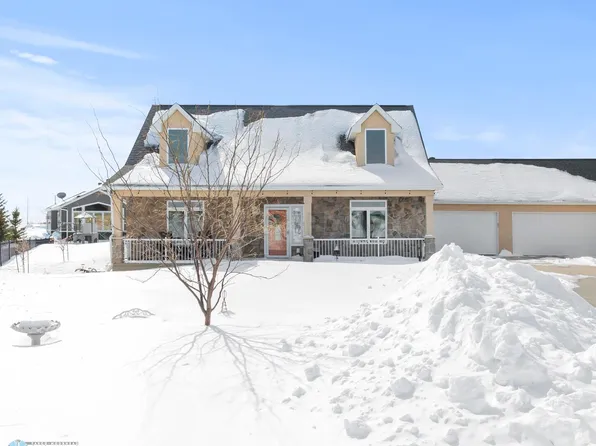 823 Birdie Ct, Mapleton, ND 58059