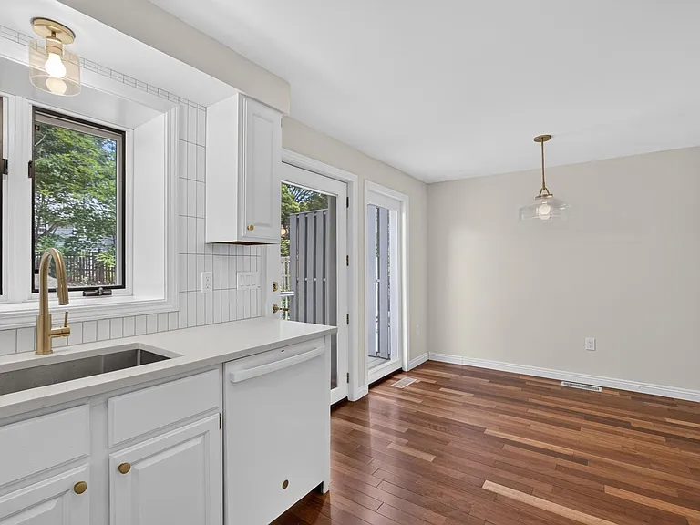 128 Parker St #3C — Photo 8