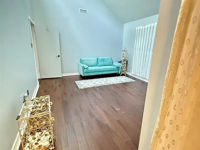 354 S Amherst Dr — Photo 14