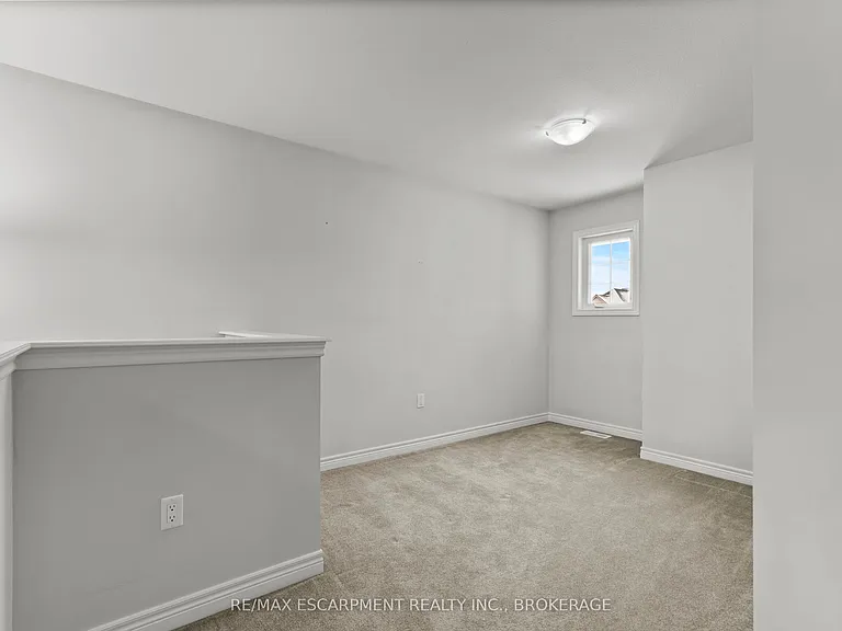 141 Winterberry Blvd #MAIN — Photo 16