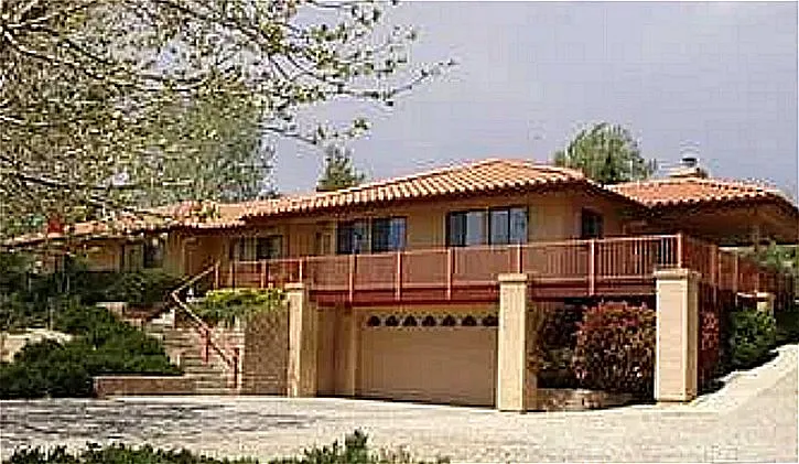 8265 Elizabeth Lake Rd