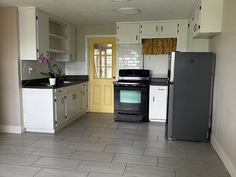 2099 NE Goolsby St — Photo 9