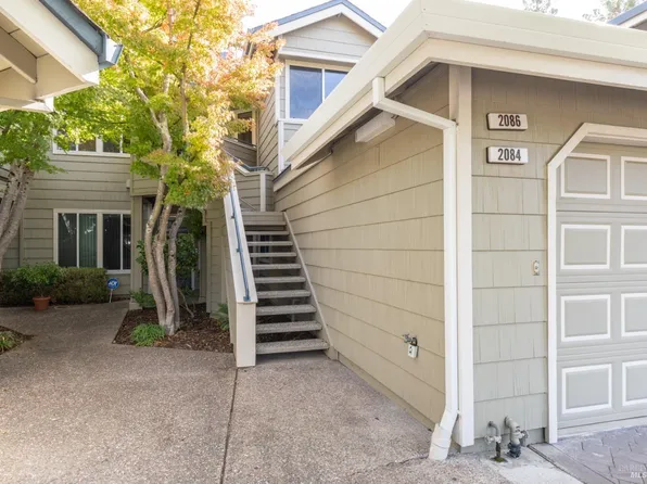 2086 Stonefield Lane, Santa Rosa, CA 95403