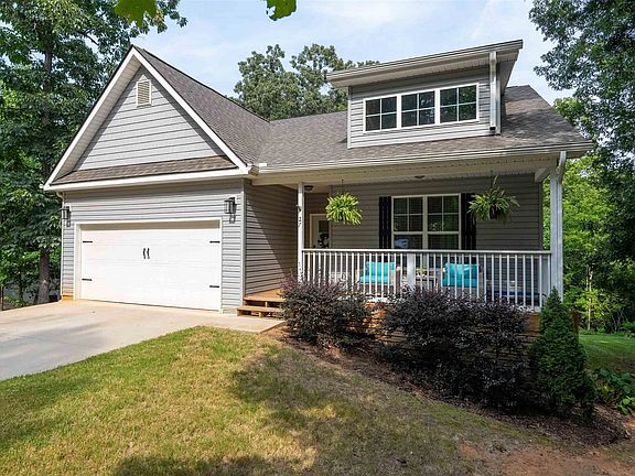 2nd image of 27 Cardo Ln