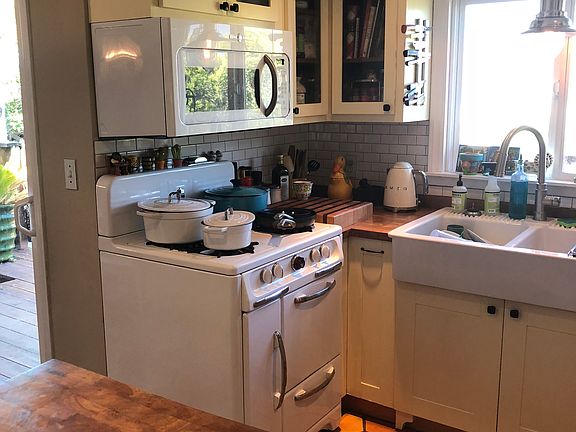 3rd image of 2230 Ashe St