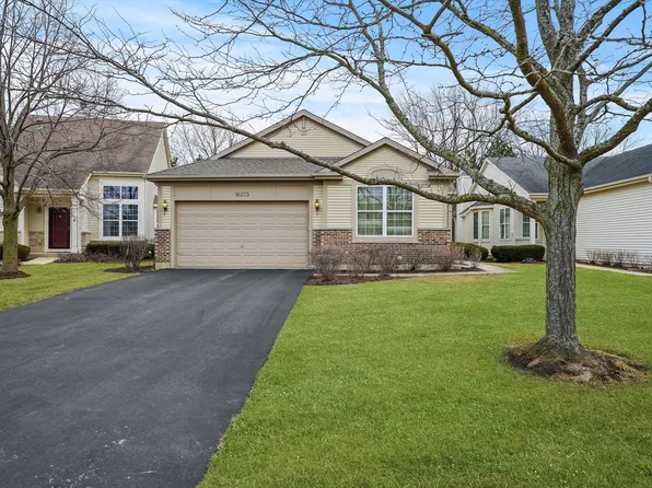 16225 Goose Lake Dr, Crest Hill, IL 60403