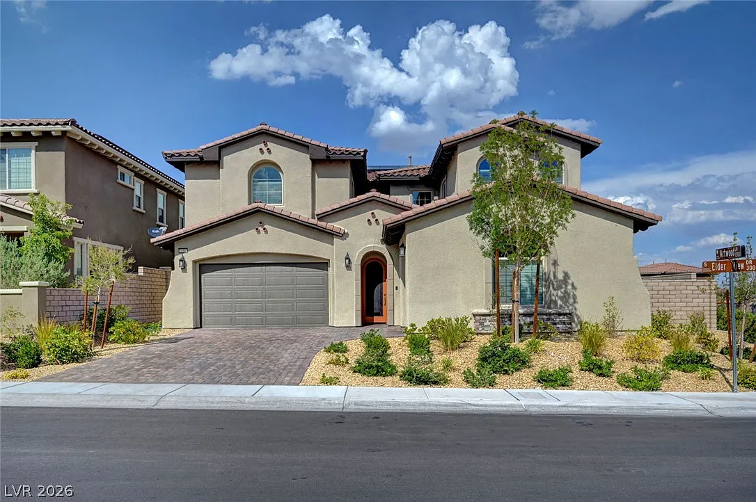 4 bed, 2.5 bath, 3314 sqft, $6,500 — Photo 2