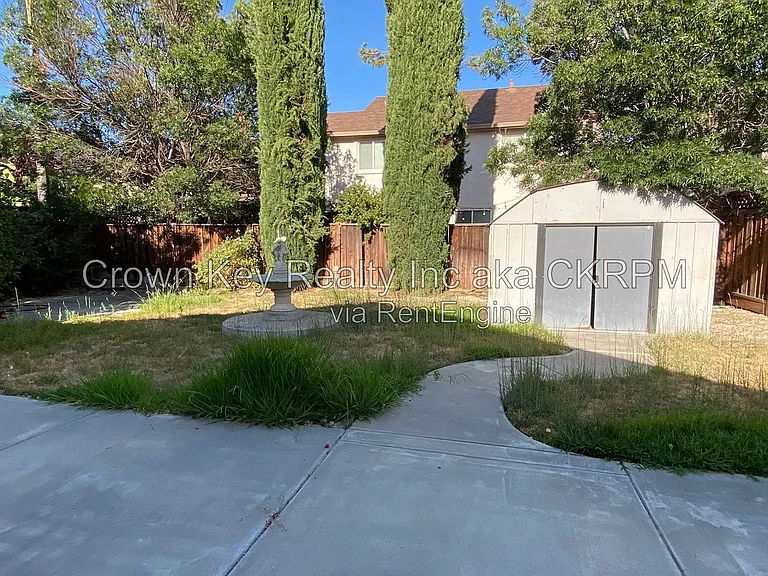 1844 Oswego Ct — Photo 23