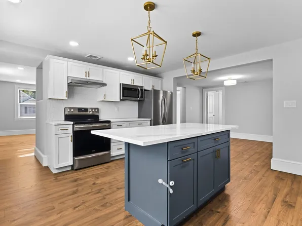 42 School St #2, Salem, MA 01970