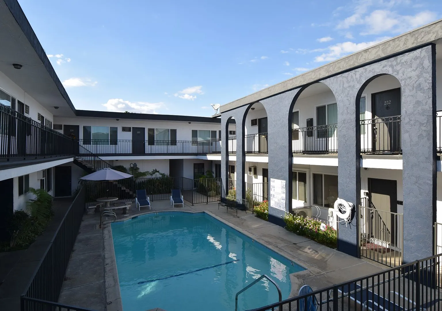 12255 Burbank Blvd — Photo 2