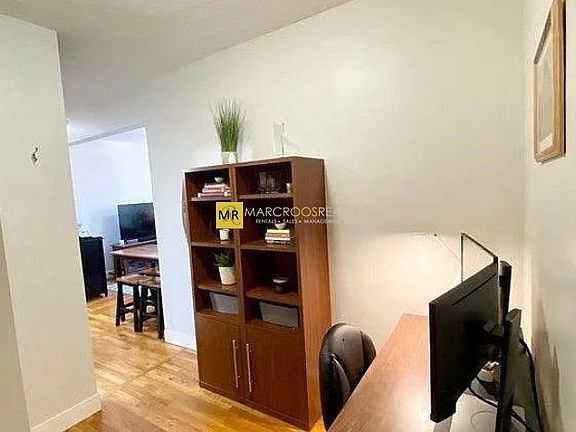 3rd image of 85 Park Dr APT 14