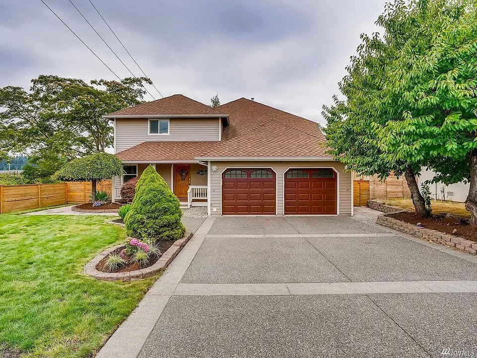 3245 110th Ave SE