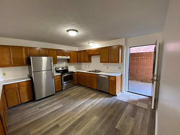 5th image of 411 Sara Leigh Dr #2