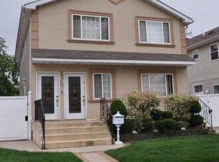 130 221 St, Springfield Gardens, NY 11413