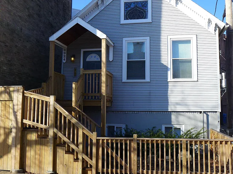 2924 N Lakewood Ave — Photo 16