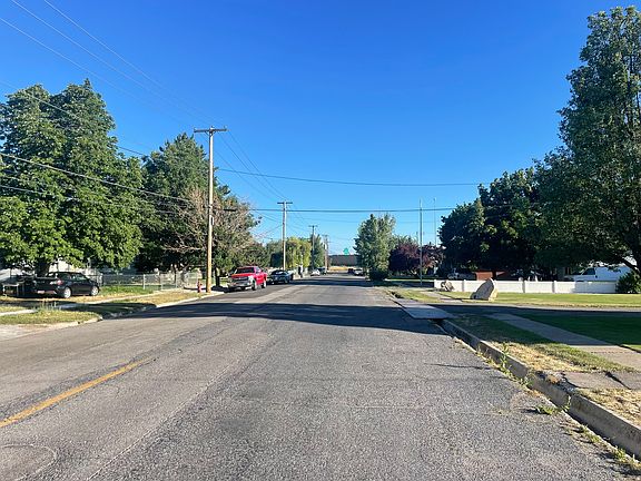 2nd image of 121 S 200th St W