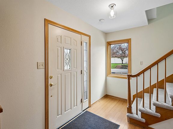 3rd image of 2906 39th St