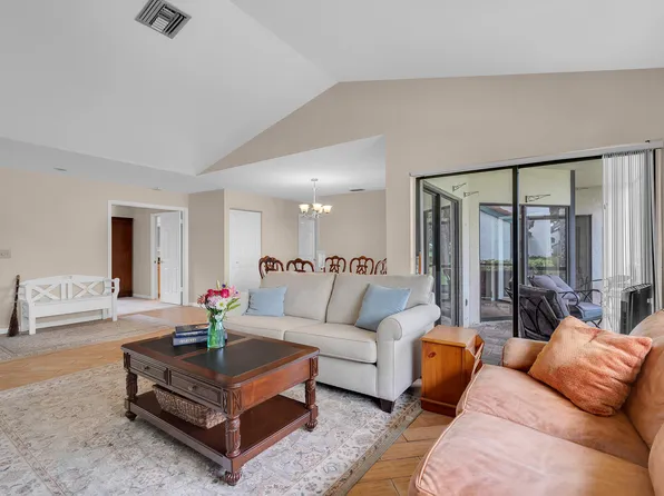 3 Lexington Lane E #D, Palm Beach Gardens, FL 33418