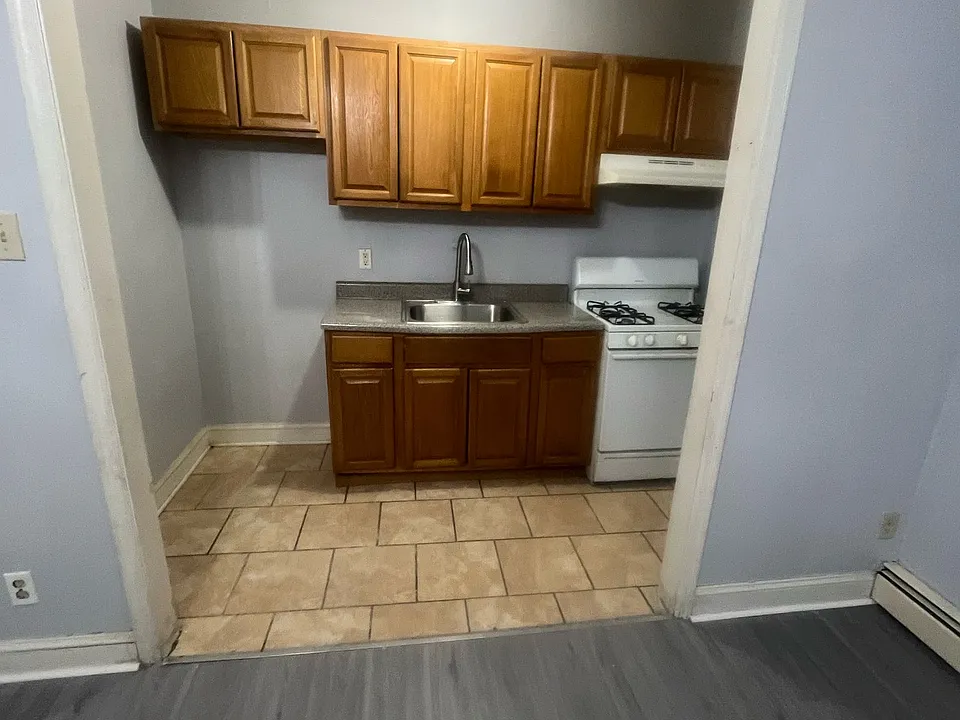 321 Sanford Ave #B2
