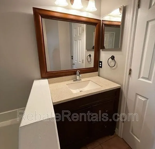 10538 Lantana Lakes Dr N — Photo 13