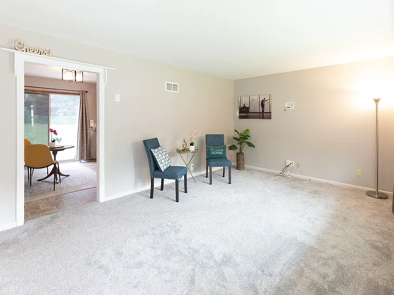 7430 Reeds Ln — Photo 7