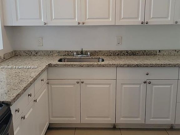 4th image of 15201 NE 6th Ave APT C307