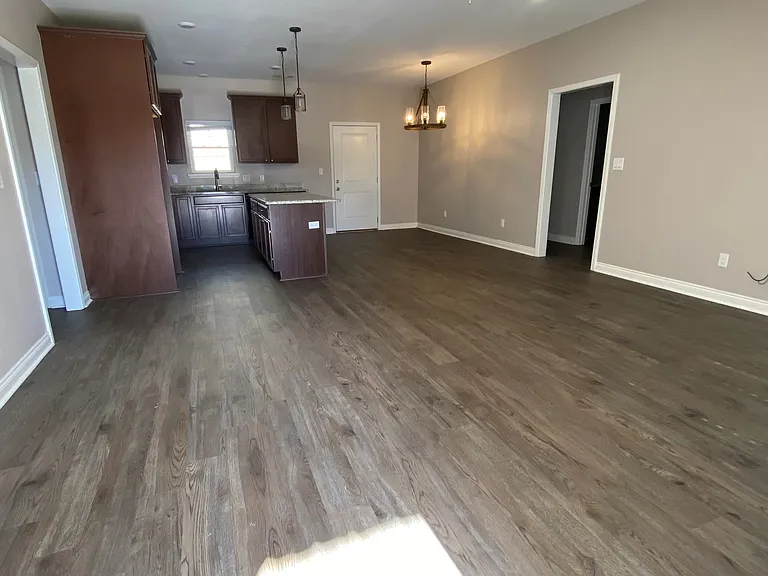 2557 Garden Dr — Photo 8