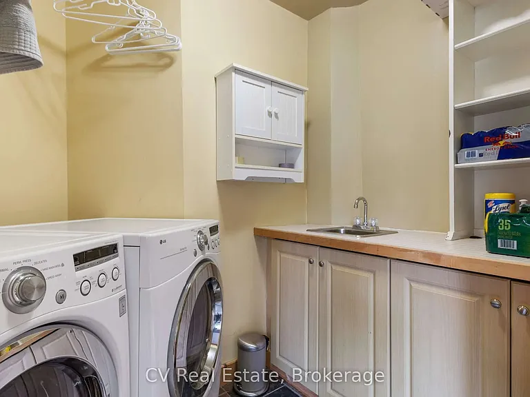 156 Chamonix Cres — Photo 38