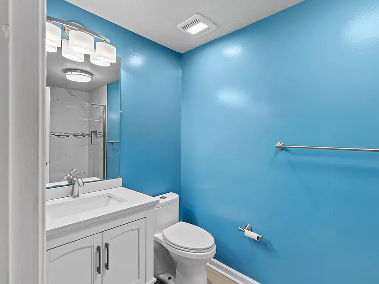 5411 Castlestone Dr — Photo 31