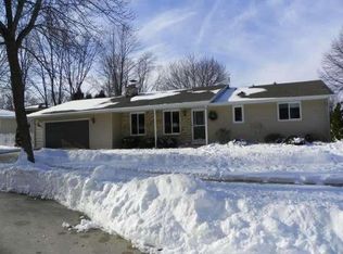 3222 Silver Leaf Ln, Sheboygan, WI 53083