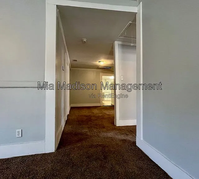 211 W 59th St #A — Photo 5