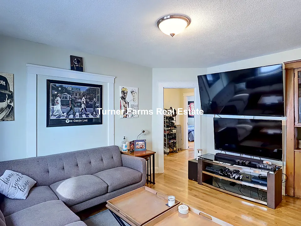 18 Bond St #1A