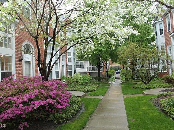 4th image of 174 S Georgetown Sq #1