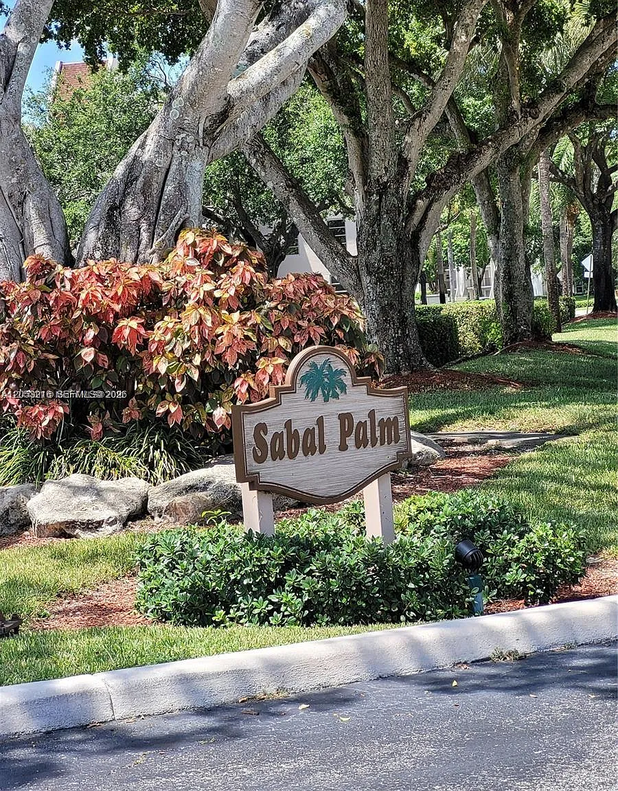 Condo 1 Of Sabal Palm Con — Photo 2