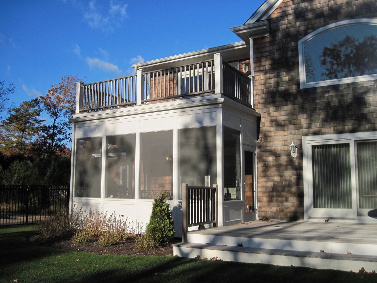  Screened Porch & Deck