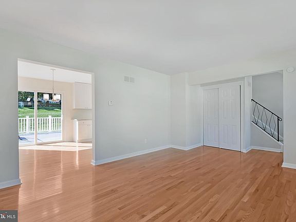 5th image of 2620 Crossgates Dr