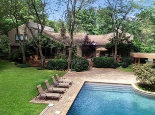 55 Rodeo Dr, Syosset, NY 11791