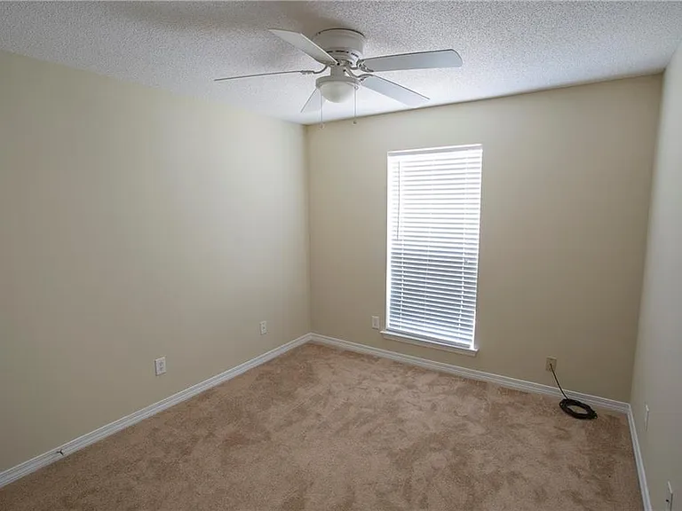 2159 Seasons Ct — Photo 9