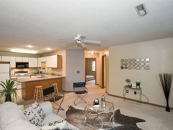 3rd image of 540 Augusta Cir APT 10