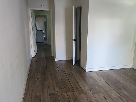 3rd image of 2129 Virginia St