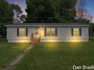 219 Williams St, Howard City, MI 49329