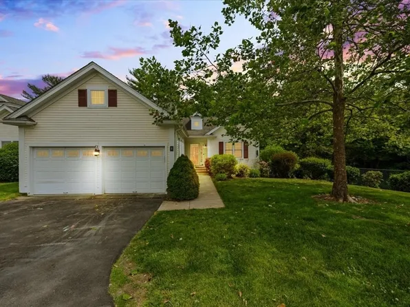 2 Bogey Way, Lakeville, MA 02347