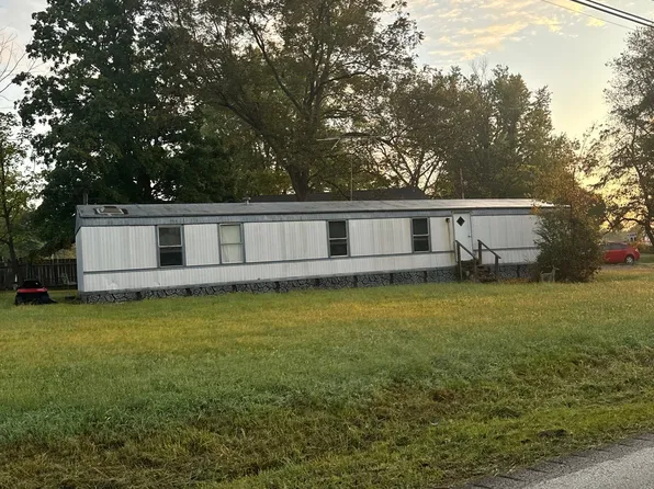 32 Hopkinsville St, Cerulean, KY 42215