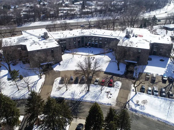 1850 Eagle Ridge Dr #E205, Mendota Heights, MN 55118