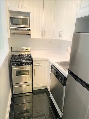 Rented by Corcoran | media 7