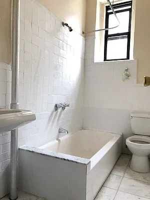 Rented by Lang Realty LLC | media 6