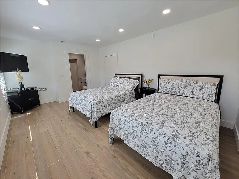 735 Tradewind Dr — Photo 13